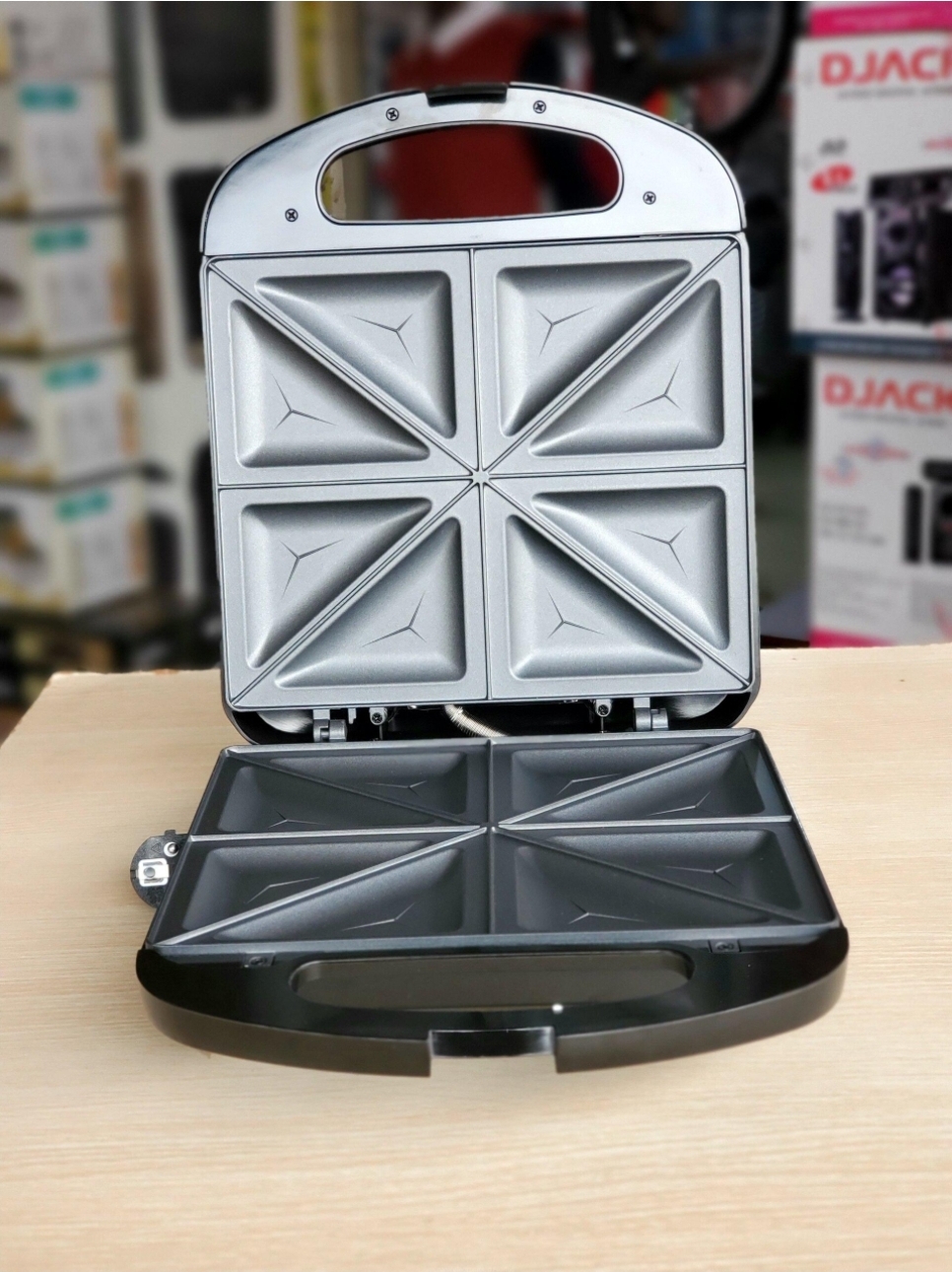 SANDWICH MAKER